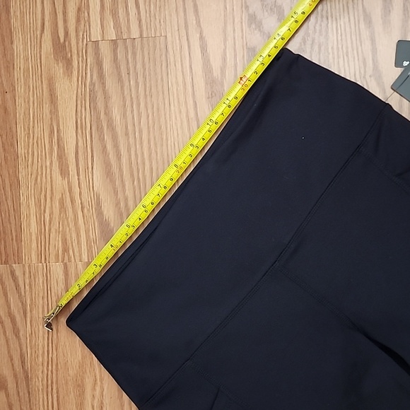 NWT‎ yogalicioes lux shorts med - Picture 2 of 9